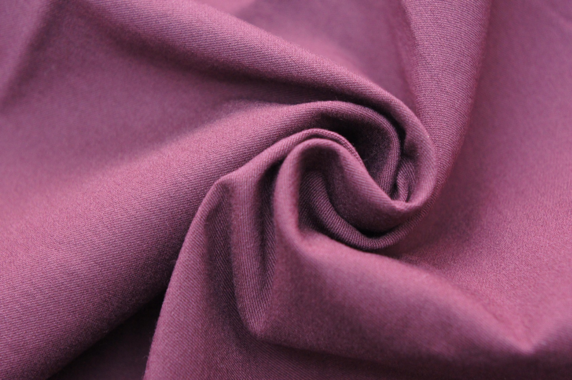 簡(jiǎn)述PA增強(qiáng)尼龍面料的優(yōu)缺點(diǎn)